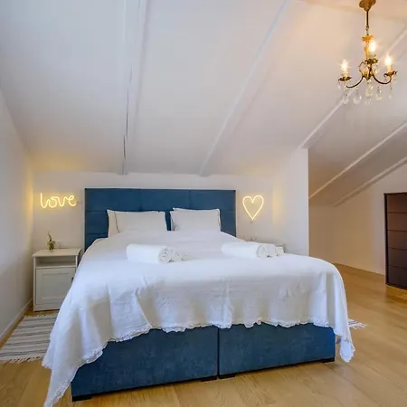 Villa Veli Dvor Nerezine