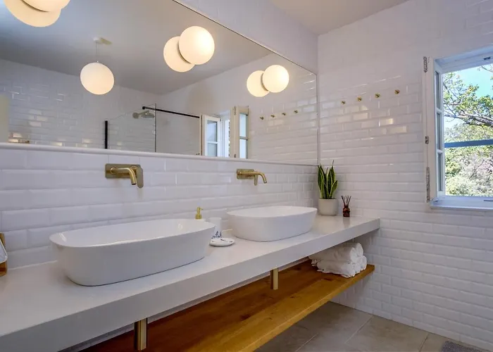 Veli Dvor * Нерезине