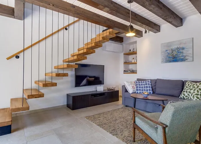 Veli Dvor Нерезине