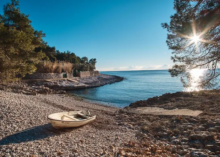 Veli Dvor Вилла Нерезине