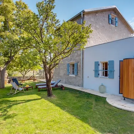 Villa Veli Dvor Nerezine