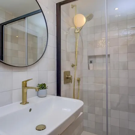 Veli Dvor * Nerezine