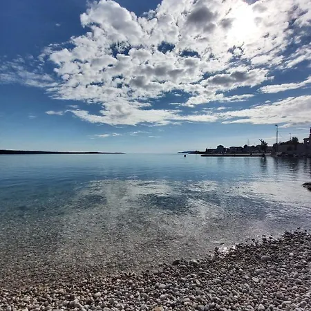 Villa Veli Dvor Nerezine